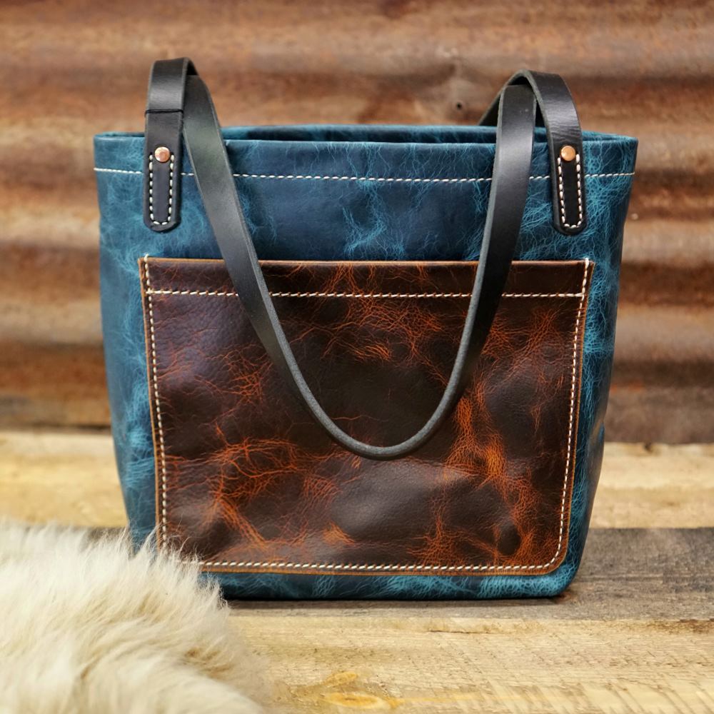 505Nomad's tweet image. Nomad Mercado | Kestrel Leather | Handmade #wallets, #belts, #purses and unique Navajo woven totes - ow.ly/2Wtm50QbAcb

#handmade #fiberarts #leather #smallbusiness #Gallup #NewMexico #craftsmanship