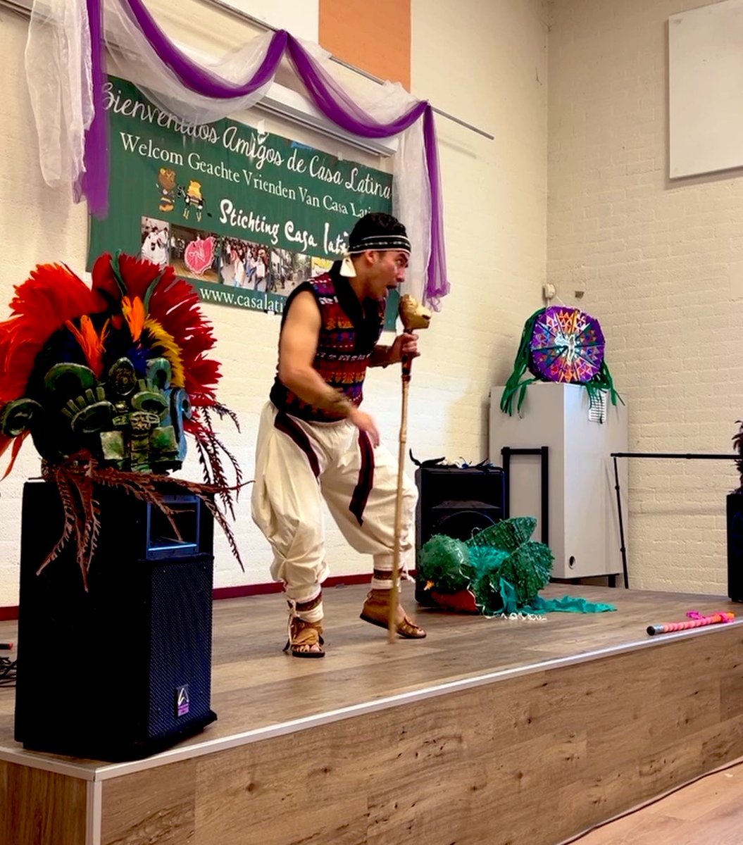 Factor4_GT's tweet photo. 🇬🇹✨  #Chapines en tierras lejanas. En #Holanda, un grupo de connacionales se reunieron este día para mantener vivas sus raíces, compartiendo cultura, tradiciones y, sobre todo, ese espíritu de unidad que nos caracteriza. 

💙🇳🇱 Un encuentro lleno de recuerdos, teatro, fotografía, fiambre y mucho cariño por la tierra que les vio nacer. 

#ChapinesEnElExtranjero  #Raíces