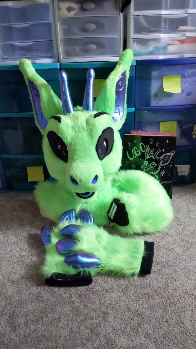 Antler_Works's tweet image. It's that time of week where I post about these two again💚
U.G.O. mini partial- 2,250 usd
Maple Coyote mini partial- 3,500 usd

shares are massively appreciated!! 
can ship for mff too!
#fursuit #fursuitforsale #furry