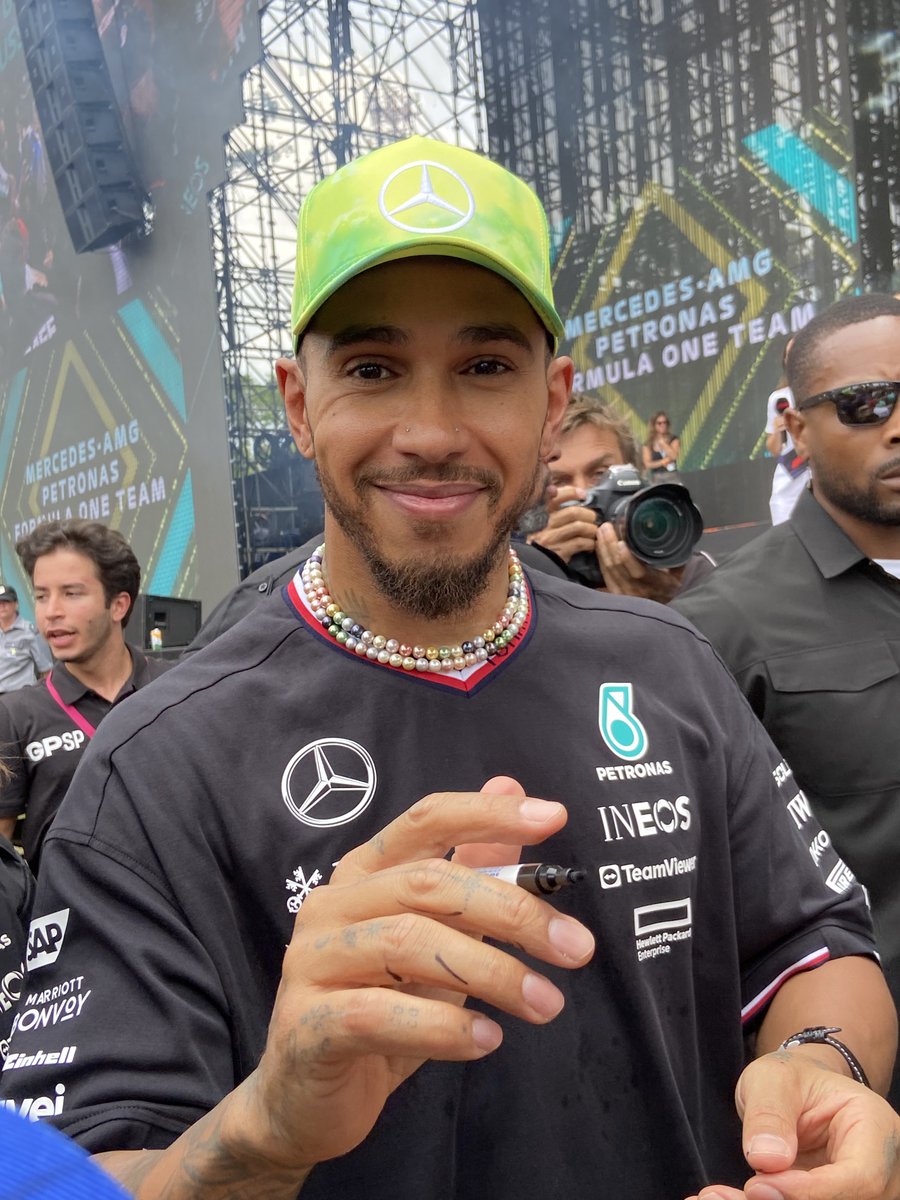 αnα ⊬ tweet media