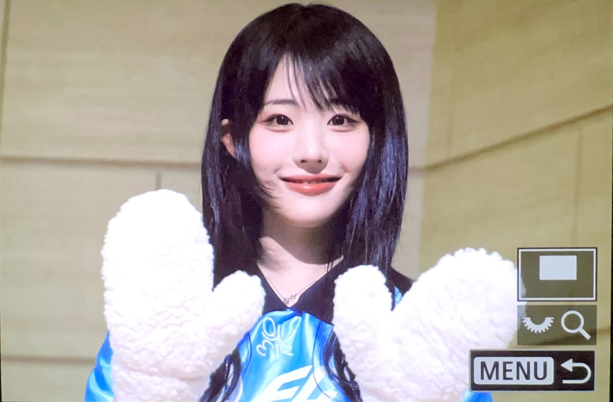 241102 디어마이뮤즈 대면 팬싸인회

수고해써 💙

#QWER #히나 #냥뇽녕냥 #Hina @hapycb https://t.co/RDVw6hyMbh