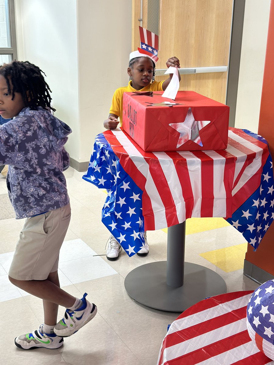 ms_a_murray's tweet photo. Our @APSTAGAcademy scholars immersed themselves in a full voting experience and mock election! This is experience is definitely one for the books! Great job @TAG_STEMyes &amp; Ms. Daniel!! 🇺🇸 https://t.co/wggmqaIris