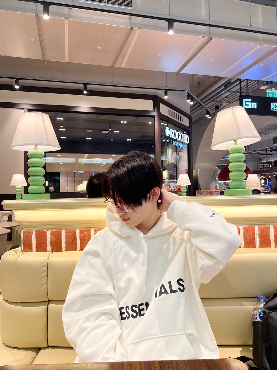 NxNattakit's tweet image. กินไรดียยยย

#NEXnattakit 
#BUSbecauseofyouishine