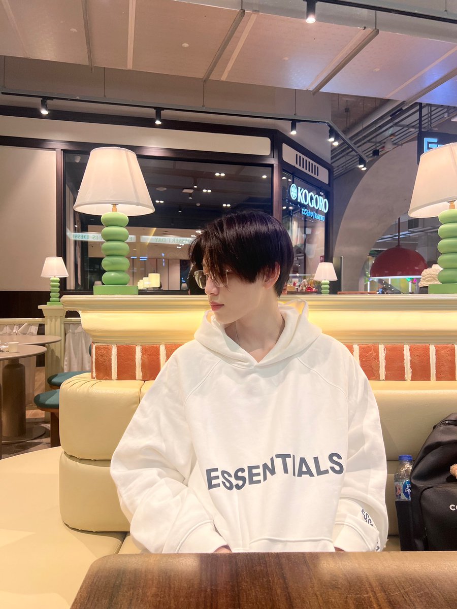 NxNattakit's tweet image. กินไรดียยยย

#NEXnattakit 
#BUSbecauseofyouishine