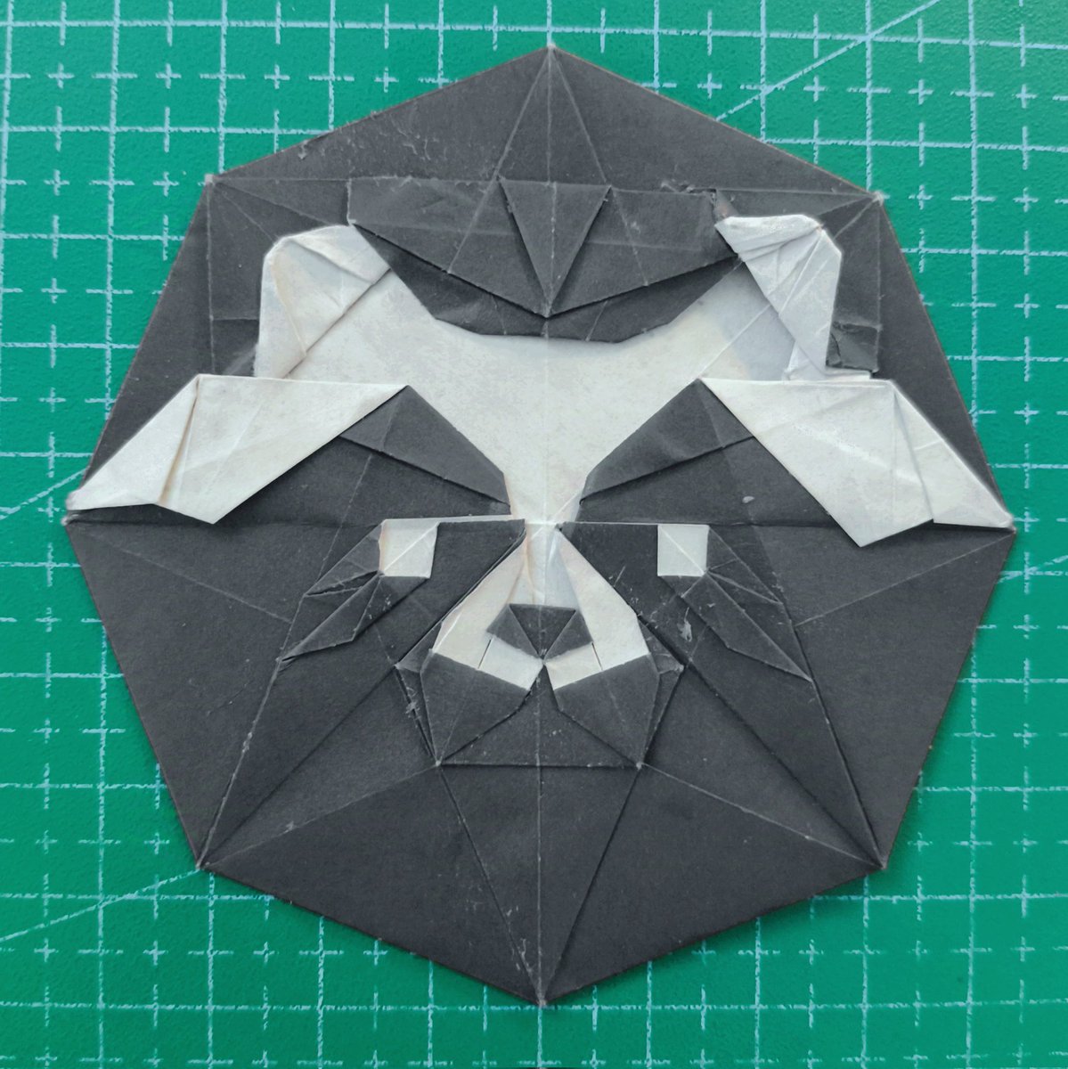 Raccoon face by <a href="/wangshuo544224/">Simple Origami</a>  kami 14cm
