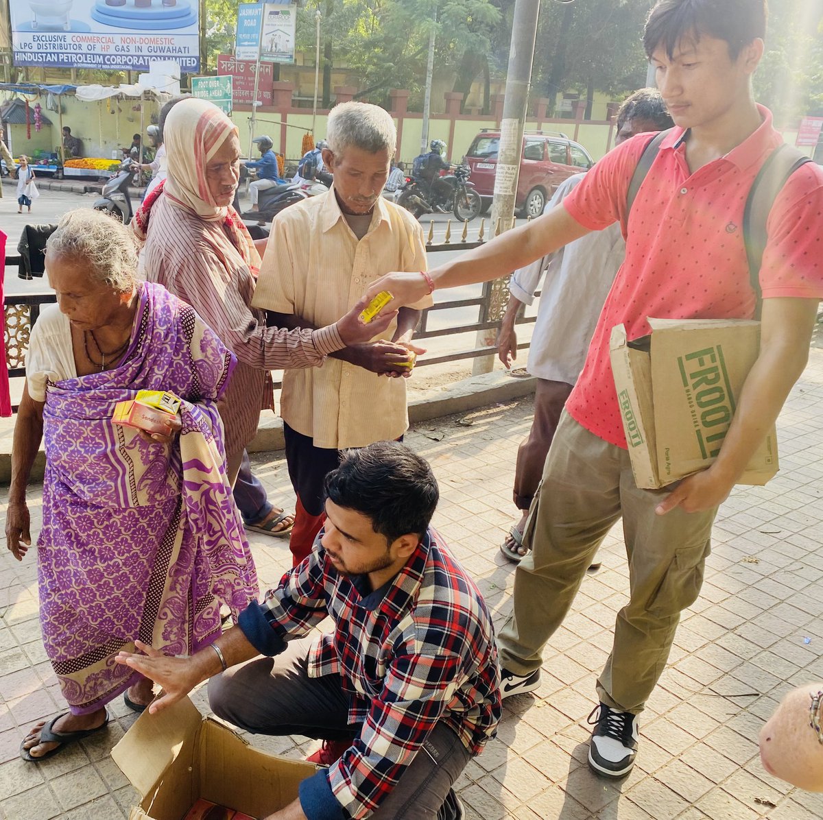 SRKAssamFC's tweet photo. Happy Birthday @iamsrk sir 🎉❤️
SRK Assam Fan Club Celebrated Your Birthday by cutting cake and spreading joy on the streets. Inspired by Your love and kindness! #HappyBirthdaySRK #SRKDay #HappyBirthDayKingKhan https://t.co/bEesOoKzDK