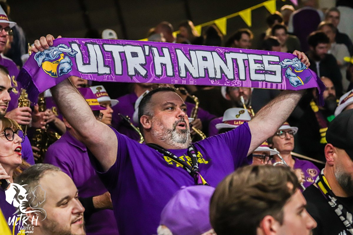 ultrhnantes's tweet photo. Retour en images sur Nantes x Barça, avant d'affronter Limoges ce dimanche.
https://t.co/qGpwoTxLDY

📷 ULTR'H NANTES, HBC Nantes, Gustavo SportsPictures

#handball #hbcnantes #nantes #wehfamily #peupleviolet #ultrh #supporters #lnh #nantais #hbcn #tifo https://t.co/I4Yg6SqAZb
