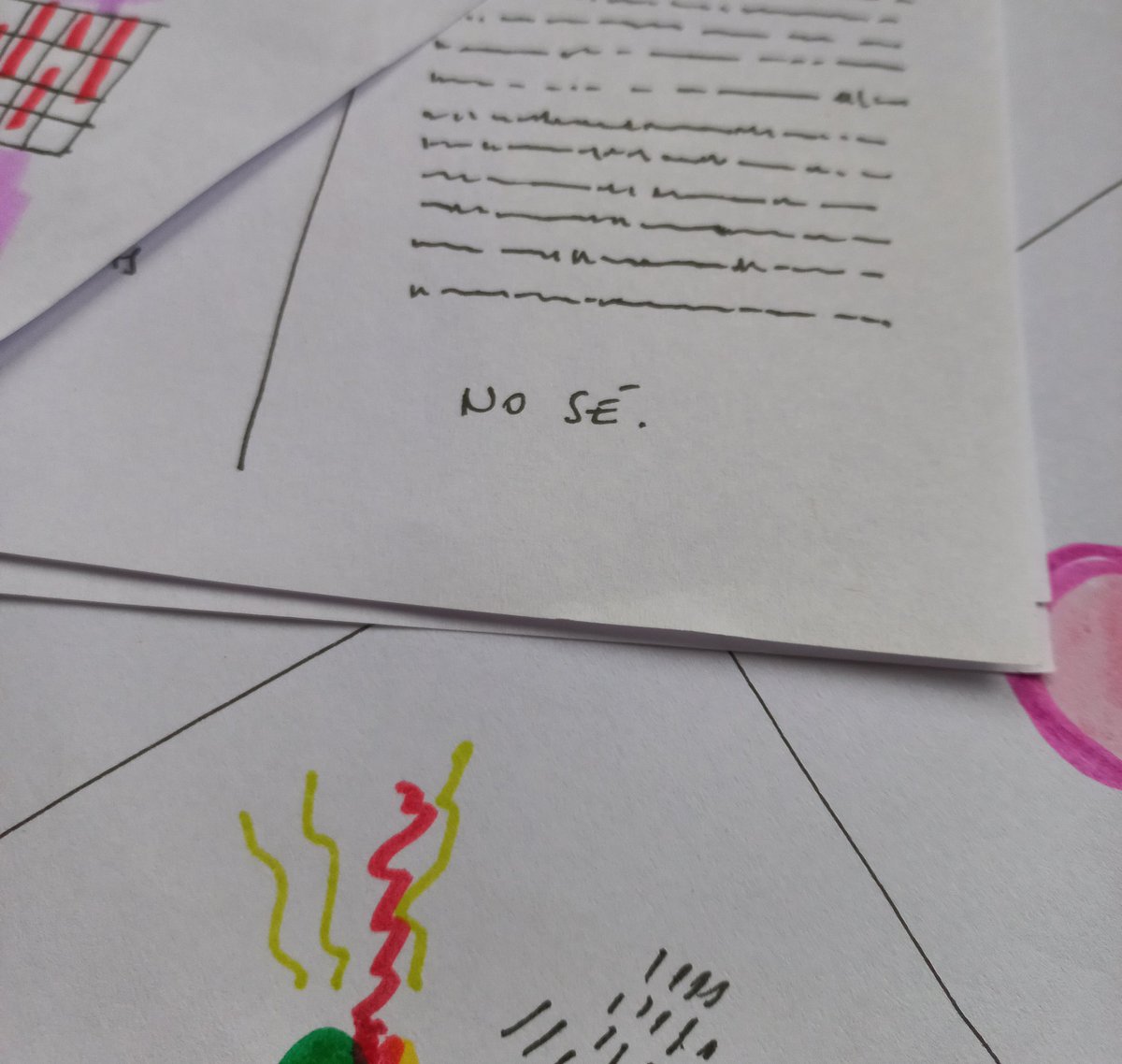 La semana pasada estuve en una charla sobre comic experimental que daba Gaby Bogo en Un libro es un libro. Esta, en un taller de animación experimental que dio Estefanía Clotti en el <a href="/bitbangclub/">BITBANG</a> 
Cuántas cosas increíbles que hay para llenarse los ojos y sacudir las neuronas.