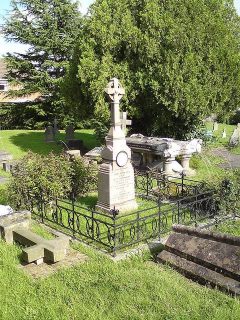 #RIP #OTD in 1887 opera singer, the “Swedish Nightingale”, Jenny Lind died at Wynd’s Point, Herefordshire, on the Malvern Hills near the British Camp, at the age of 67. Great Malvern Cemetery, Malvern thefinalfootprint.com/2024/11/02/day…