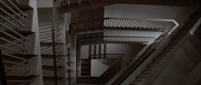 TheCinesthetic's tweet photo. American Psycho (2000) dir. Mary Harron https://t.co/qmIyg5QRpg