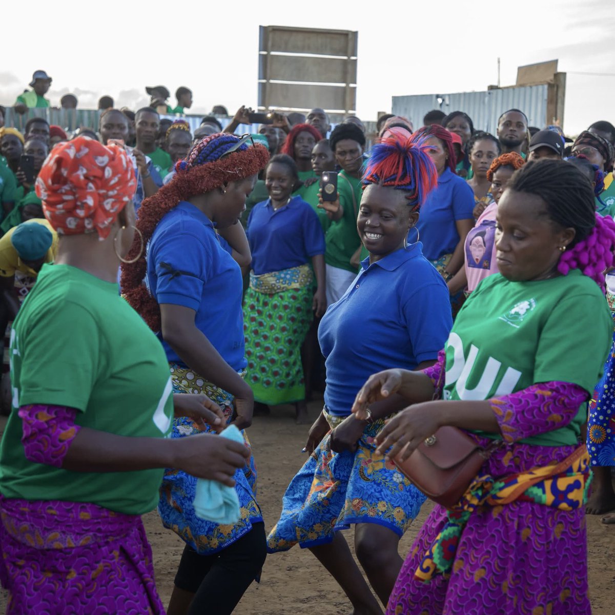 📸 | Retour en images sur le lancement des travaux de bitumage de la route Ndendé-Doussala, par le Président de la Transition, <a href="/oliguinguema/">Brice Clotaire Oligui Nguema</a>.

© <a href="/PresidenceGA/">Présidence de la République Gabonaise</a>