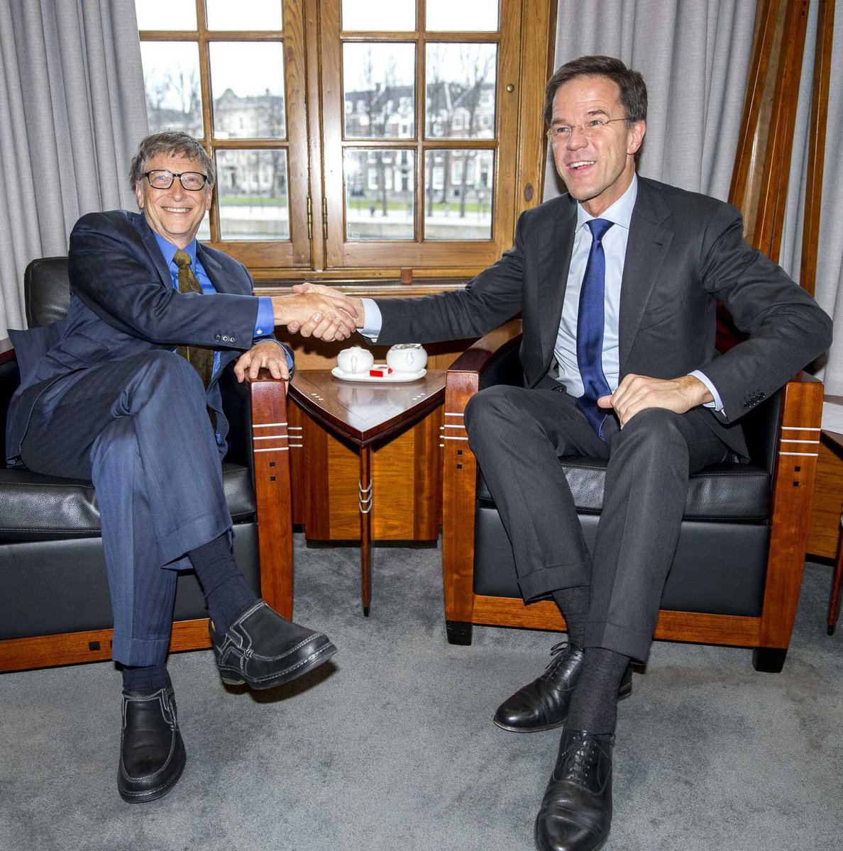 EvaVlaar's tweet image. Wherever Bill Gates goes, anti-farming laws pop up.

Just like he did in the US, he’s trying to destroy European family farming so we all end up eating his fake lab grown meat and manipulated foods.

Another reason why Trump has to win: We need @RobertKennedyJr to take on Gates!