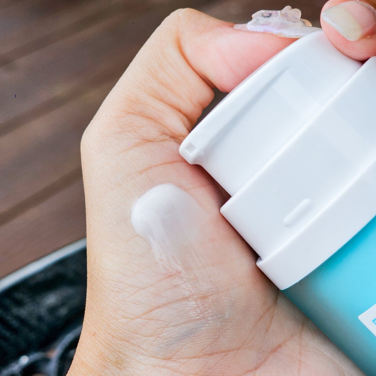 อันนี้โนสปอนนะคือดีจนต้องตำไซส์ใหญ่! เอาไปเลย 100/10✨️ นอนดึก ผิวโทรม แต่งหน้าไม่ติดต้องใช้ เราชอบมาก ทสได้เช้า/เย็นเลย โบกหนักๆก่อนนอนตื่นมาผิวนุ่มฉ่ำ ใช้ต่อเนื่องจะเห็นได้เลยว่ารูขุมขนดูกระชับขึ้น มอยส์ราคาหลักร้อยที่จริงใจ👑💗