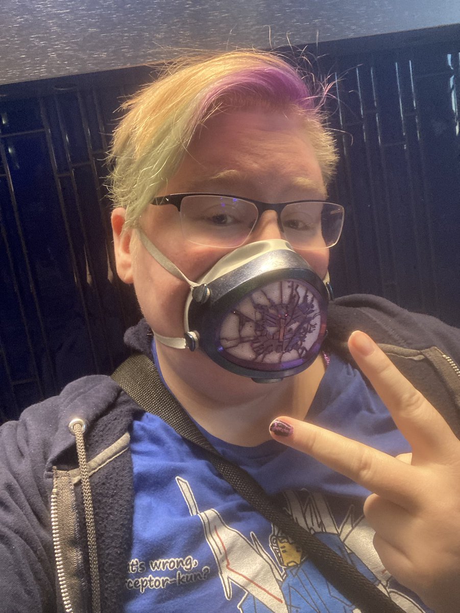 blue_mels's tweet photo. Come to the dealer’s room line at tfcon if you want an asskicking https://t.co/5LuA8FKwR0
