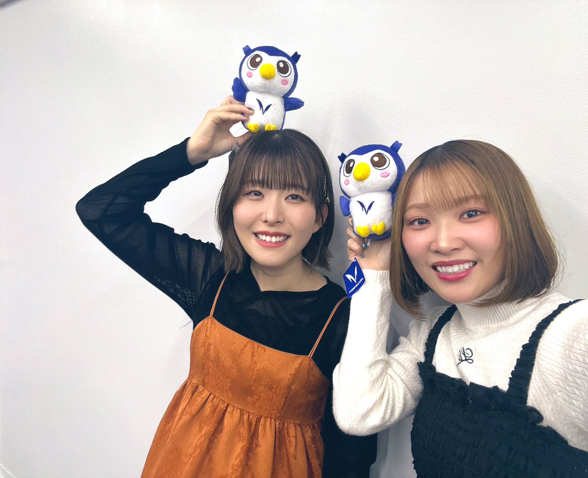 ichinose_1220's tweet photo. 『石見舞菜香と市ノ瀬加那のGirl's Talk Event In Meiji University』
今日も舞菜香ちゃんと猫トークたくさんしました🐱✨
たくさん笑った一日だったなあ☺️
雨の中来てくださりありがとうございました！！ https://t.co/aCVs1x3q1Y