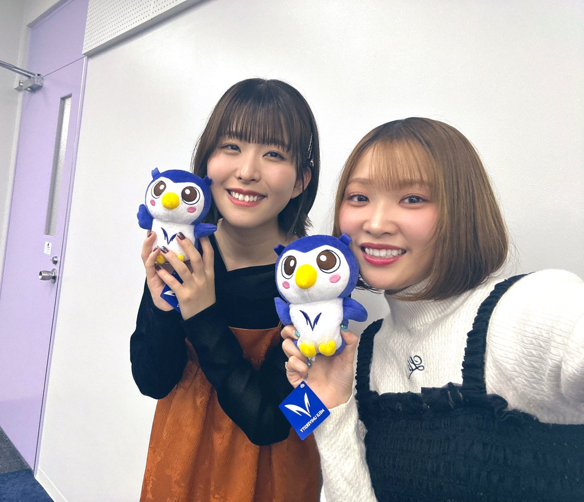 ichinose_1220's tweet photo. 『石見舞菜香と市ノ瀬加那のGirl's Talk Event In Meiji University』
今日も舞菜香ちゃんと猫トークたくさんしました🐱✨
たくさん笑った一日だったなあ☺️
雨の中来てくださりありがとうございました！！ https://t.co/aCVs1x3q1Y