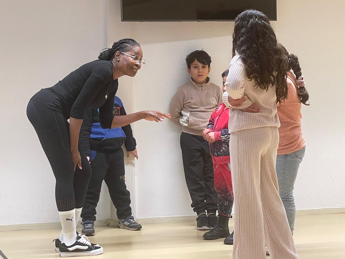 Catwalklopen met Magalie Hooi inrijswijk.com/2024/11/02/mag…