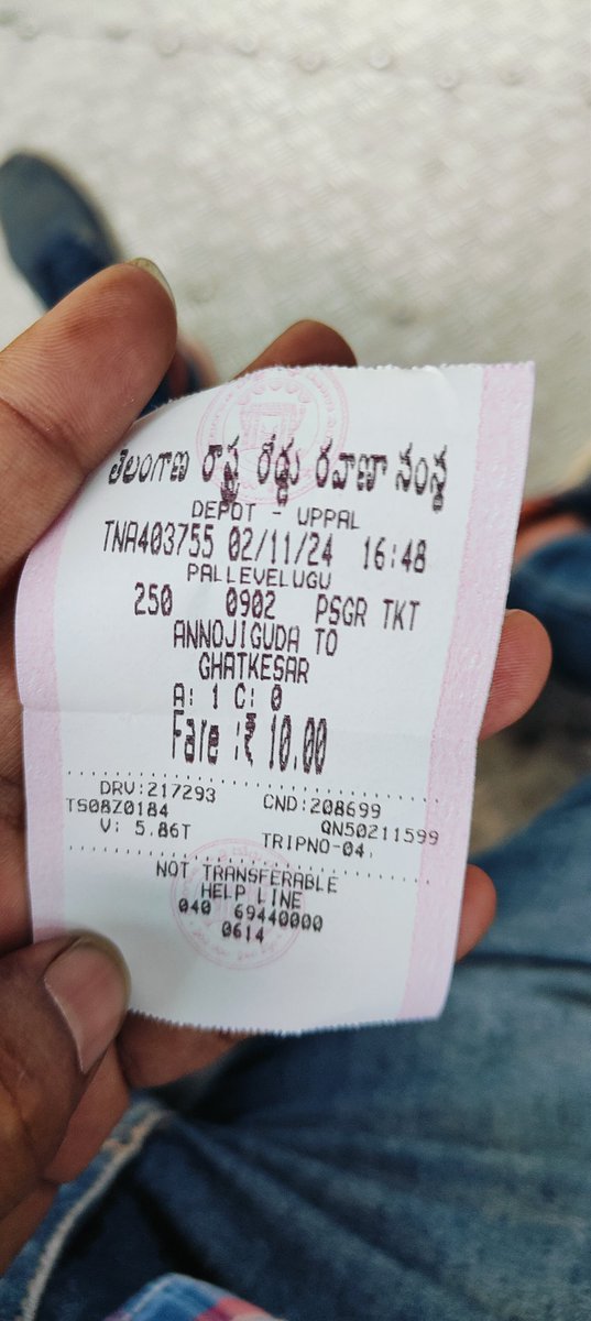 nss6595's tweet photo. Tried to clear the issue by talking with customer service but conductor is telling to complain wherever you want such a reckless behaviour. https://t.co/ZrBK65dr7y