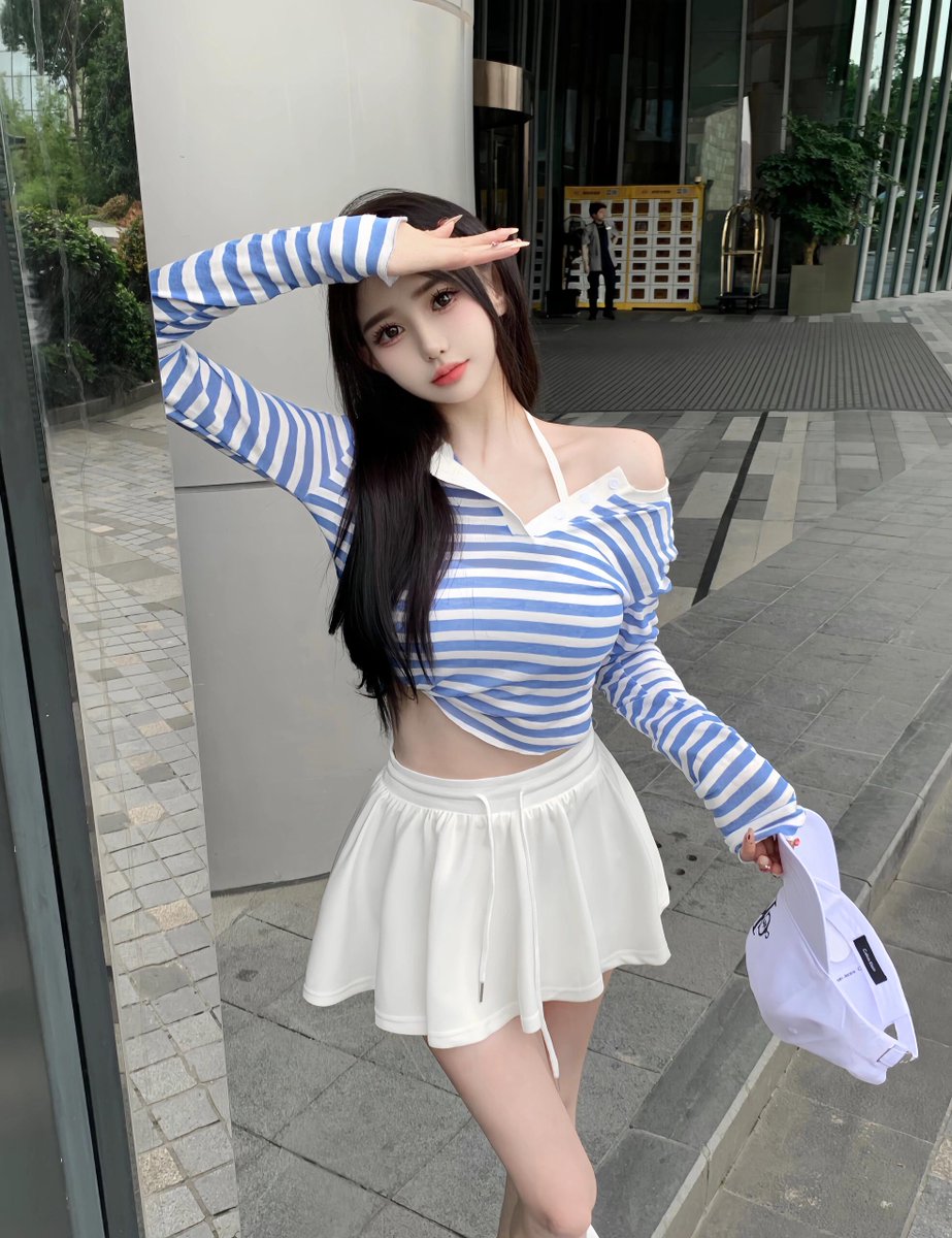 A man’s best friends are his ten fingers.