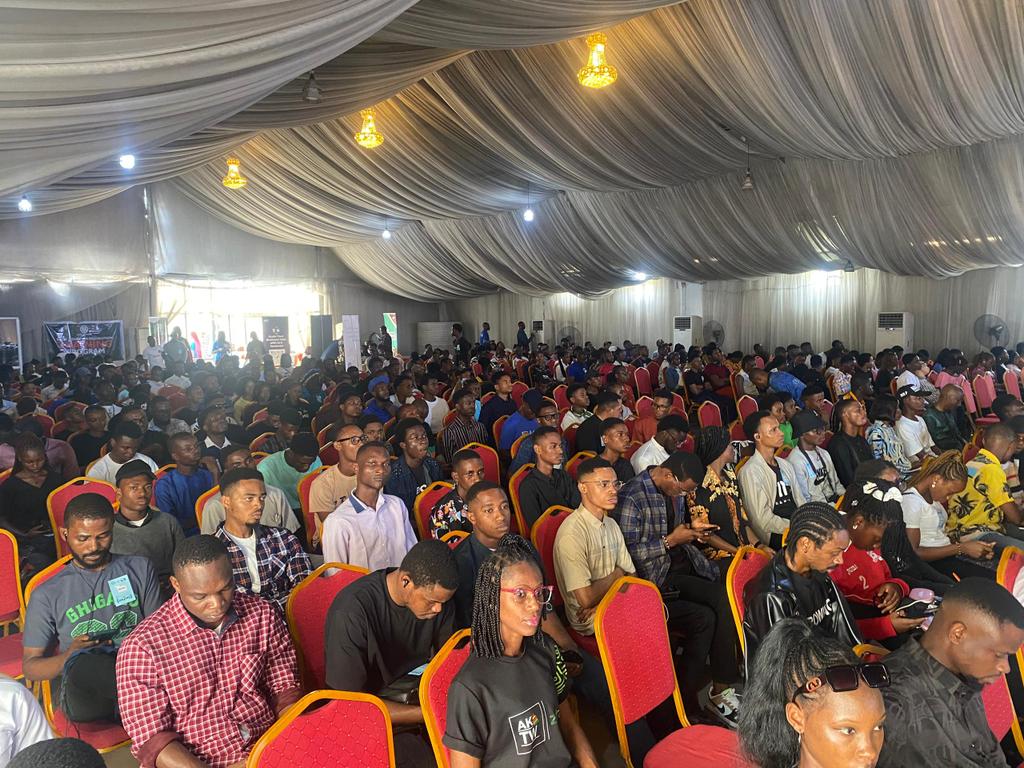 WE ARE LIVE ON YOUTUBE! 🎉🎉

Join us now for live updates!👌
youtube.com/live/yYMRrjL73…

#DevFest #DevFestUyo #DevFestUyo2024 #DevFest2024