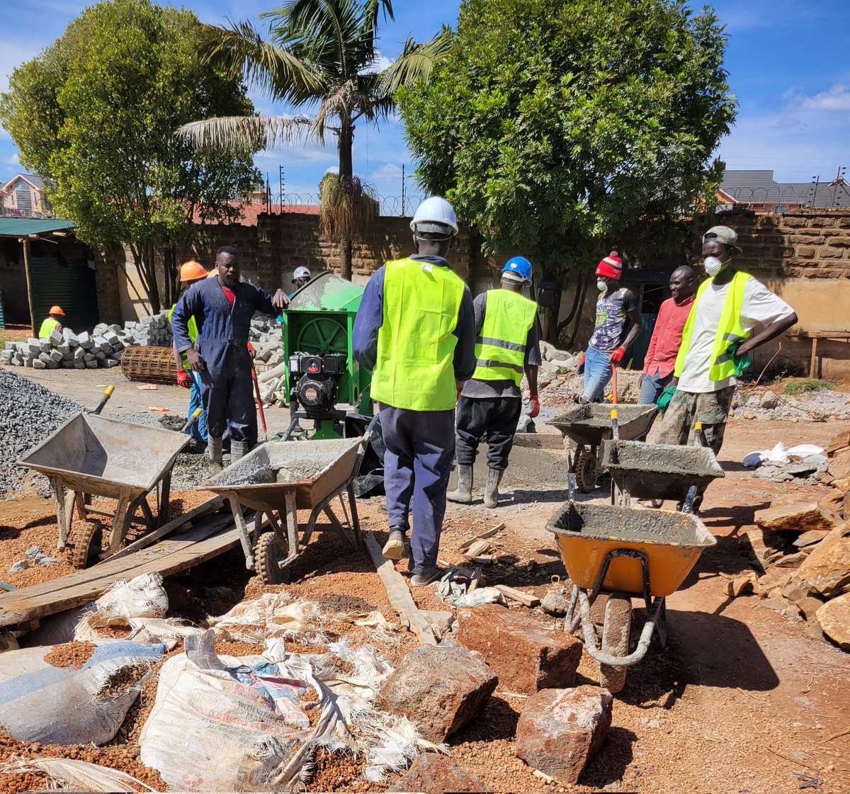 ChiteriFredrick's tweet photo. Ilikuwa page gani iliandikwa mixer haifai kuzima? Natafuta kwa notes zangu sioni, Anyone ?
#Construction https://t.co/t524P3mPt6