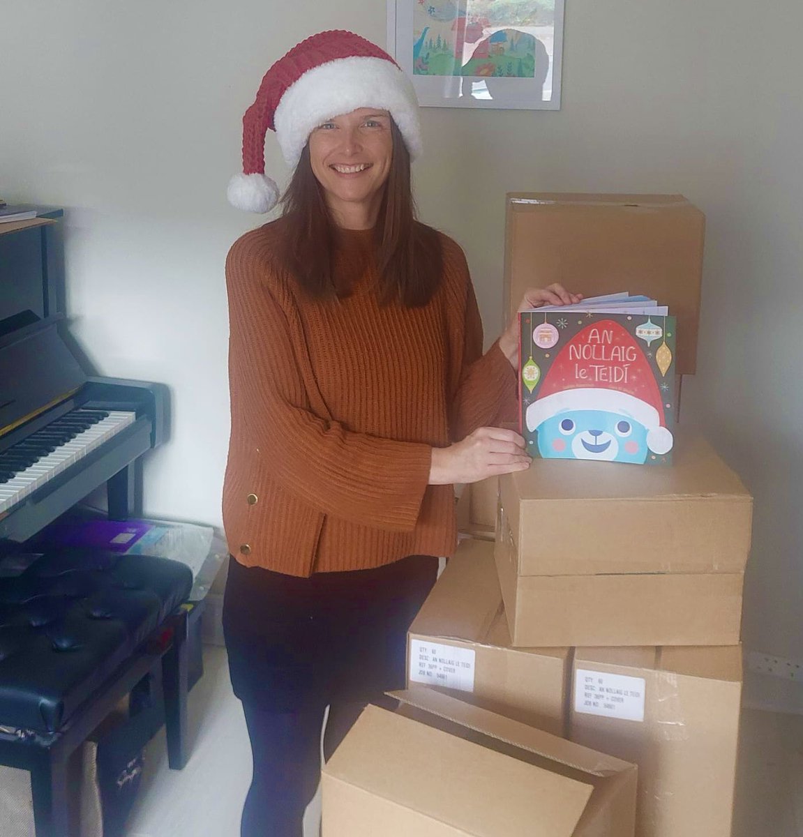 5Rosenstock's tweet photo. Hó hó hó, a chairde! 

‘An Nollaig le Teidí’ ar fáil anois 🎄📚

Our brand new Christmas book is here!
The 7th book in the Teidí series 🧸

Available now at
https://t.co/9uKONvDNxj
&amp; in book shops over the coming days💚

Míle buíochas @artscouncil_ie https://t.co/WnxmeB7aIa