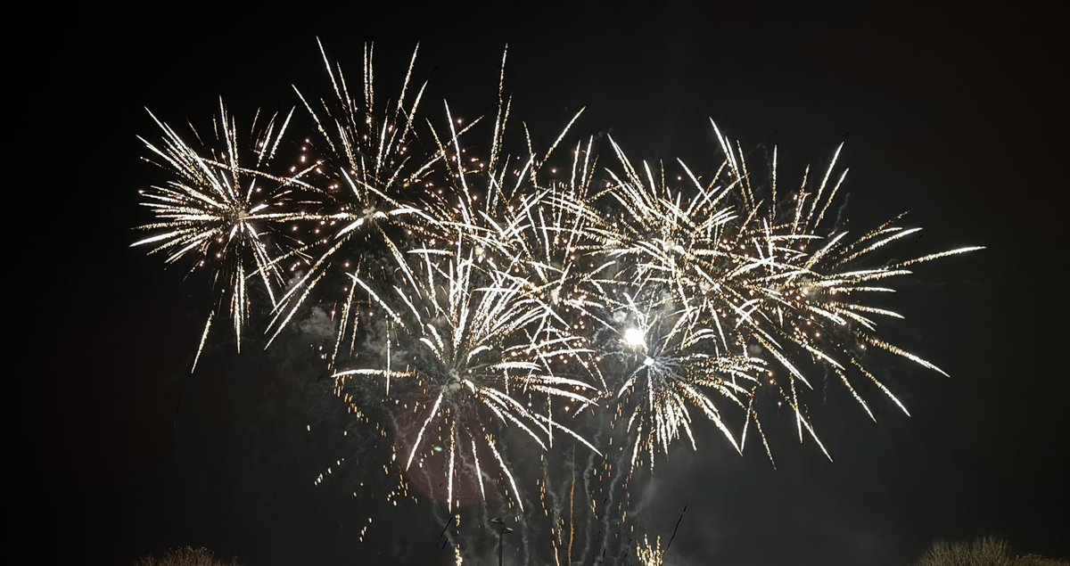GODALMING FIREWORKS! 🎆 

I wanted to take this opportunity to thank the team at Godalming Town Council  <a href="/godalmingtc/">@godalmingtc</a> and Guildford Rugby Club <a href="/guildfordrugby/">Guildford Rugby Club</a> for a fantastic event last night. Lots of hard work went into planning and delivering the event

A wonderful procession