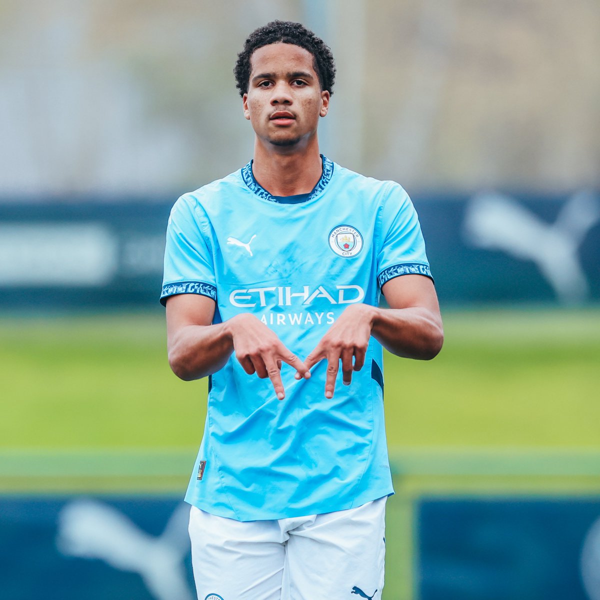 Inch-perfect from 12 yards! 👏

Watch LIVE on CITY+ ▶ mancity.co/LiverpoolU18PL

🩵 1-0 🔴 #ManCity | #U18PL