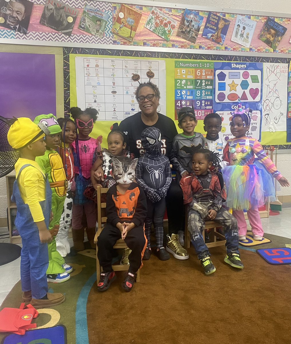 BagleyJTElem's tweet image. Mrs. Hartsfield's class is all dressed up in their costumes and ready for a fun day ahead! 🎉✨ #ClassFun #halloween2024