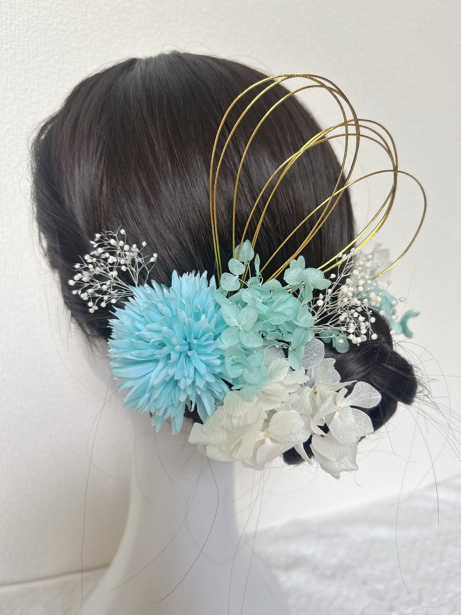 2作品目です！
水色好きさんにおすすめです🩵

 #minne
 #成人式
 #髪飾り
 #ハンドメイド
 #ハンドメイド作家 
 #ハンドメイド作家さんと繋がりたい