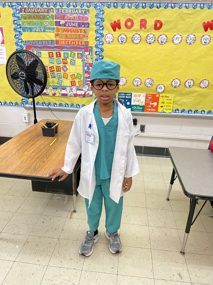 BagleyJTElem's tweet image. Ms. Braswell’s class has one of the best parent volunteers ever. She is so loving, giving, caring and intentional with our Bagley Scholars. Check them out all dressed up and ready for a fun day ahead! 🎉✨ #ClassFun #halloween2024 #parentvolunteer