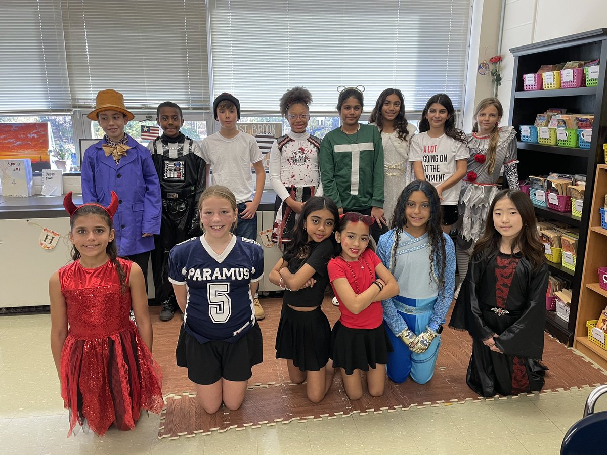 MrsRayside's tweet photo. Happy Halloween from the 5th grade!! https://t.co/eAYmyCPVbF