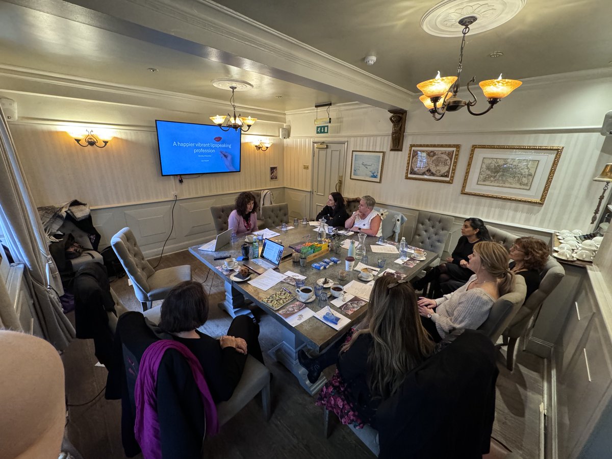 Association of Lipspeakers with Additional Sign tweet media