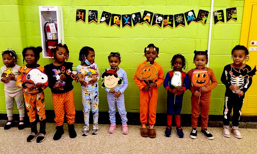 BagleyJTElem's tweet image. Mrs. Halliburton’s class is all dressed up in their costumes and ready for a fun day ahead! 🎉✨ #ClassFun #halloween2024