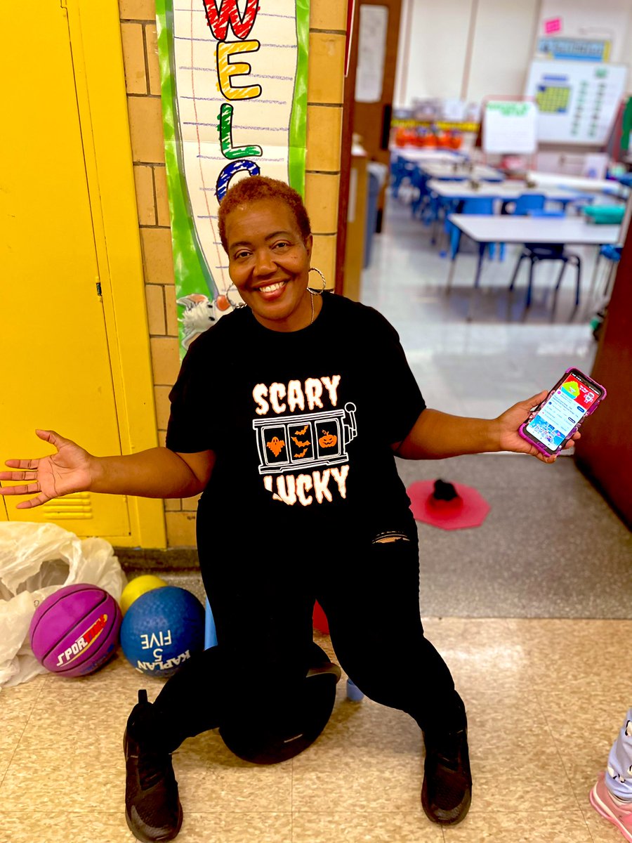 BagleyJTElem's tweet image. Mrs. Halliburton’s class is all dressed up in their costumes and ready for a fun day ahead! 🎉✨ #ClassFun #halloween2024