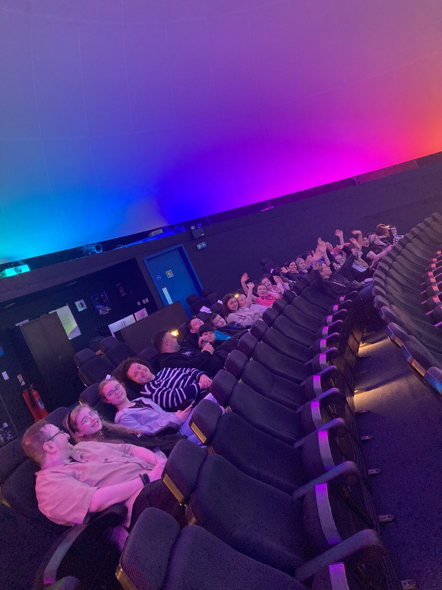 StAmbroseSci's tweet image. Am awesome trip to @gsc1 with some S1 and S2 and their parents/carers yesterday. Learning about the solar system and our place in it and the impact of climate change. #Family #Ambees #STEM #Memories #LearinginFaithHopeLove #BestDayEver #Space #ClimateActionNow