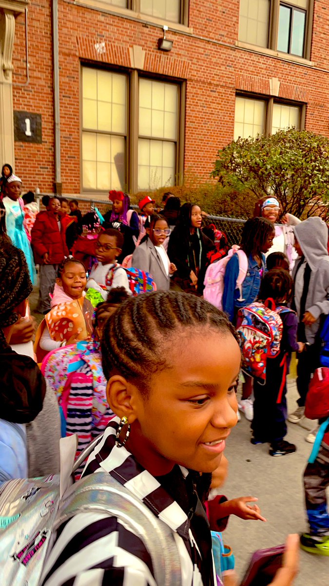 BagleyJTElem's tweet image. Turn-Up Thursday! Our scholars all dressed up in their costumes and ready for a fun day ahead! 🎉✨ #ClassFun #halloween2024 #MorningRush