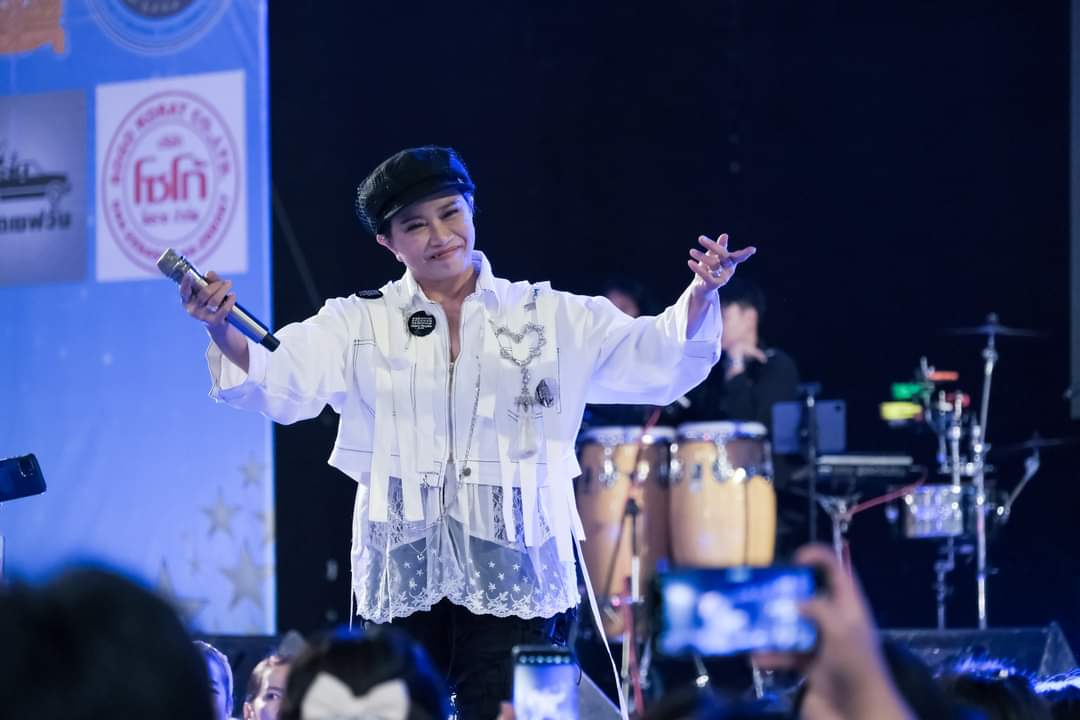 59ex3xgHAC8dzbf's tweet photo. พี่แอม at งานราตรี 85 ปี อาชีวะโคราช NVC Stay Connected 🩷💗💞
#แอมเสาวลักษณ์ #ampsaowaluck 
#ampdidi https://t.co/UcOo0dsKes