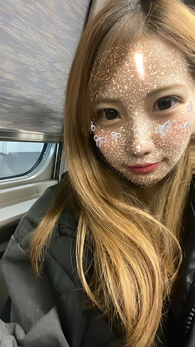 mio2_world's tweet photo. 新幹線乗れてます＼( ´･ω･`)┐
遅れてるけどとりあえず
よかったーーー😭🩷

リプもゆっくり返すね🙌
あともう少しで5555人なんで
フォローまだの人お願いします👾

#RPした人全員フォローする
#お疲れ様ください🤍
#いいねしてくれたら喜ぶ🥹 https://t.co/2gbly8Uzy2