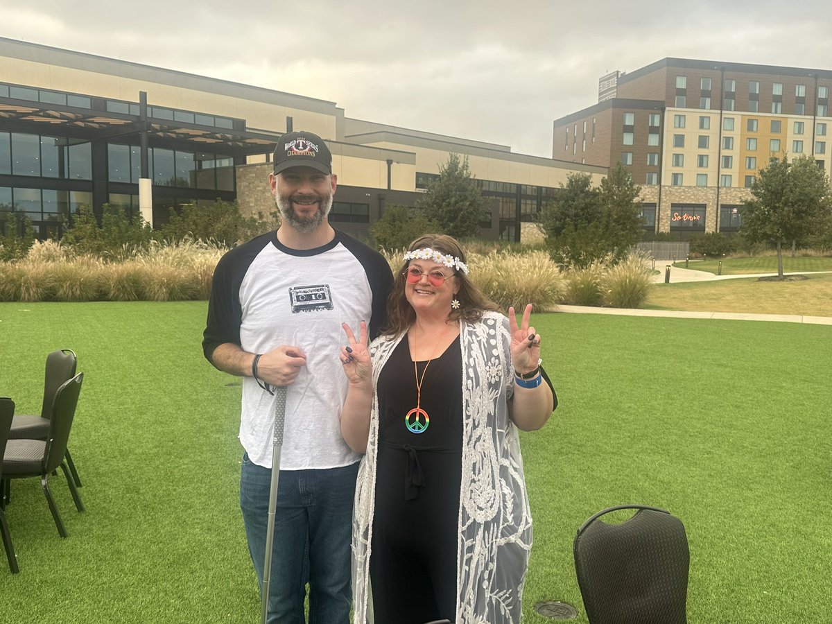 Jasonih's tweet image. #txcss2024 @SocialStudiesSS Peace Love and History!