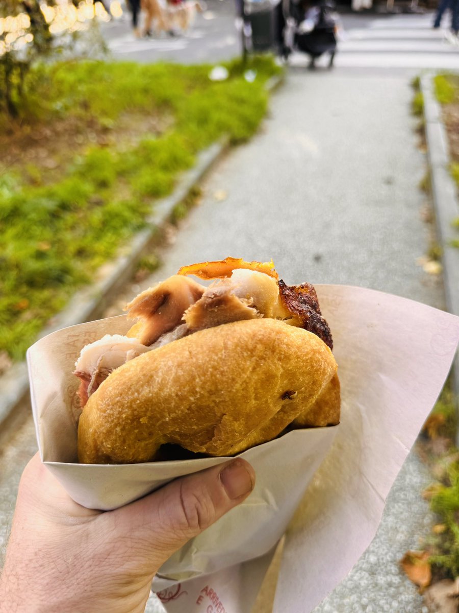 niccolo88266391's tweet image. #fieracanaiore #paninoporchetta #bombolone #relax #novembre ☺️☺️☀️☀️☀️☀️☀️