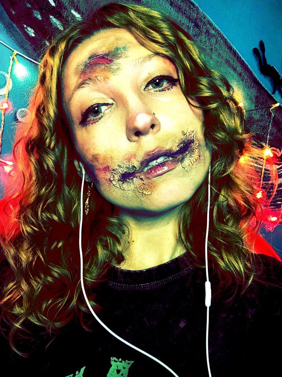 AMR_twt_'s tweet photo. Немного о моём амплуа в этот Хэллоуин🎃👻🍬 https://t.co/HEFqzVSLh4