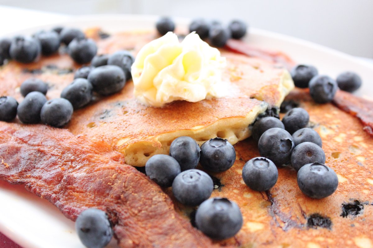 🌟 Rise and shine! 🍳☕️ Who's ready for a delicious brunch spread? From fluffy pancakes to crispy bacon, we've got all your favorites waiting for you. Grab a seat, dig in, and let the weekend vibes flow. Brunch game strong 💪 #BrunchGoals #WeekendVibes #FoodieFun