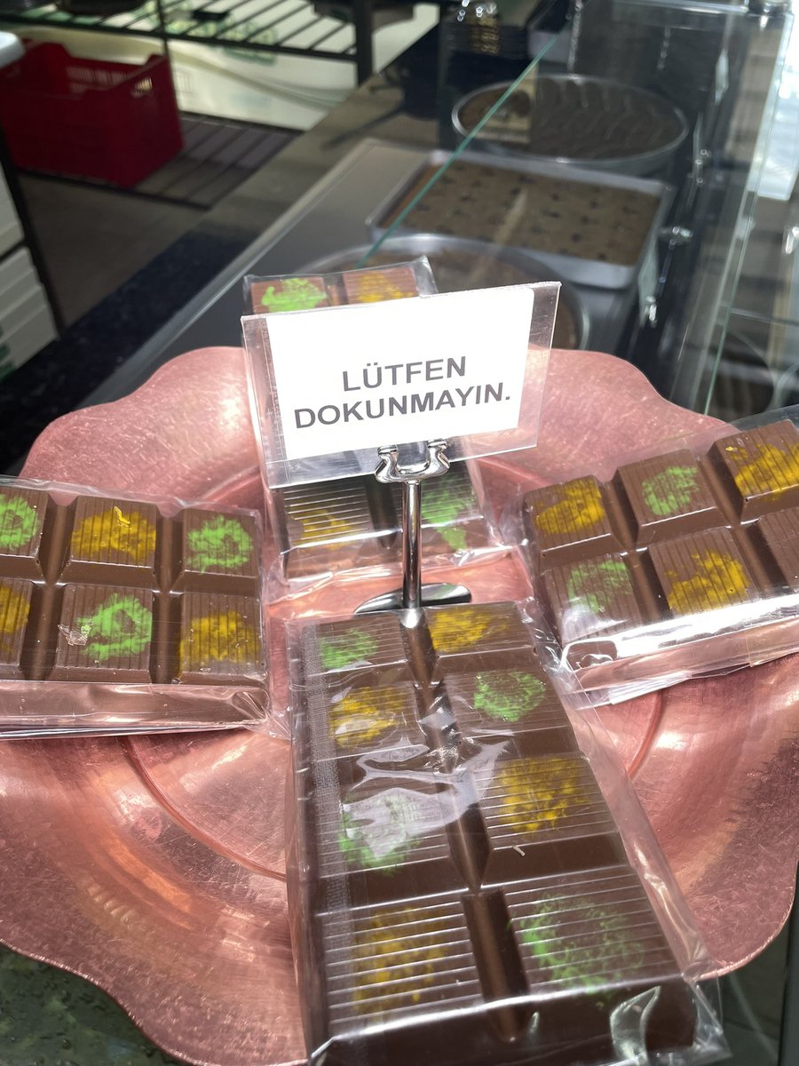 💥Yeni Ürün🍫Dubai çikolatası🍫✅Antep fıstığı şahitliğinde Kadayıf ve fıstık ezmesinin müthiş izdivacı..😎