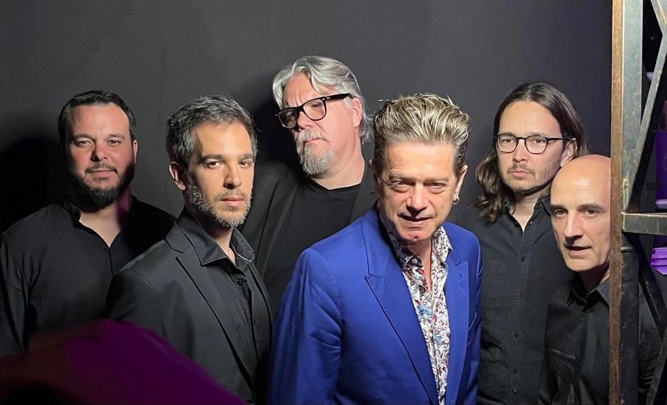 Extraordinario concierto de 𝐒𝐚𝐧𝐭𝐢𝐚𝐠𝐨 𝐀𝐮𝐬𝐞𝐫𝐨́𝐧 𝐲 𝐬𝐮 𝐀𝐜𝐚𝐝𝐞𝐦𝐢𝐚 𝐍𝐨𝐜𝐭𝐮𝐫𝐧𝐚  en el escenario del histórico 𝐓𝐂𝐌  el pasado sábado 26 de Octubre  , con un público cómplice y entregado en una de las noches mas mestizas del otoño murciano 𝐒𝐎𝐋𝐃 𝐎𝐔𝐓