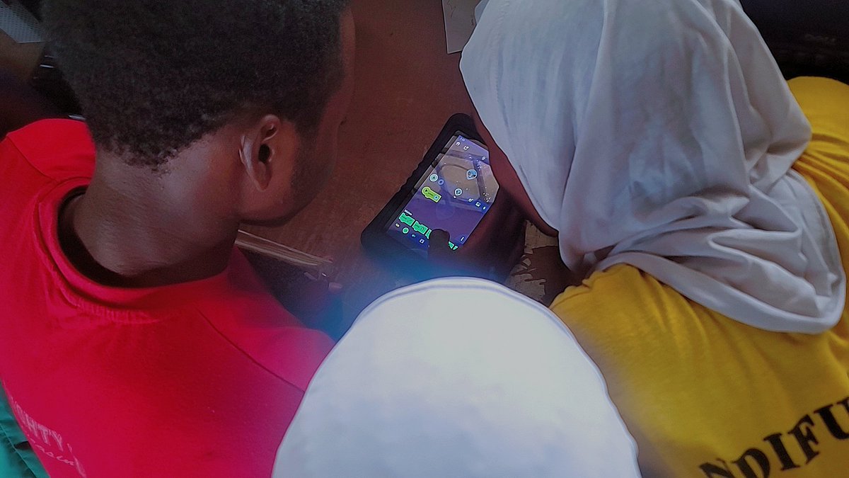 Igniting creativity using #OctoStudio at Mbogo College School in Wakiso Uganda🌟Exciting to see more #girls diving into creative coding. <a href="/OctoStudioApp/">OctoStudio</a> is making tech accessible, creative, &amp; fun, inspiring the next generation of female coders in Uganda to turn ideas into reality