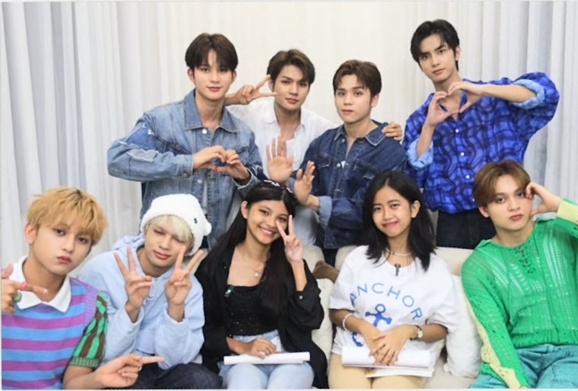 Nieshaaa_C's tweet photo. @dnmentph Do i need to explain why this is the most memorable?? 😭  Having the chance to see them—literally sit beside them and talk with them will always be the best memorable 
SANA MAKITA ULIT ANG HORIBOYS BUKAS HUHU🤞

#DAYTOUR_ANCHORHIGH https://t.co/AZ0SfGYdMz
