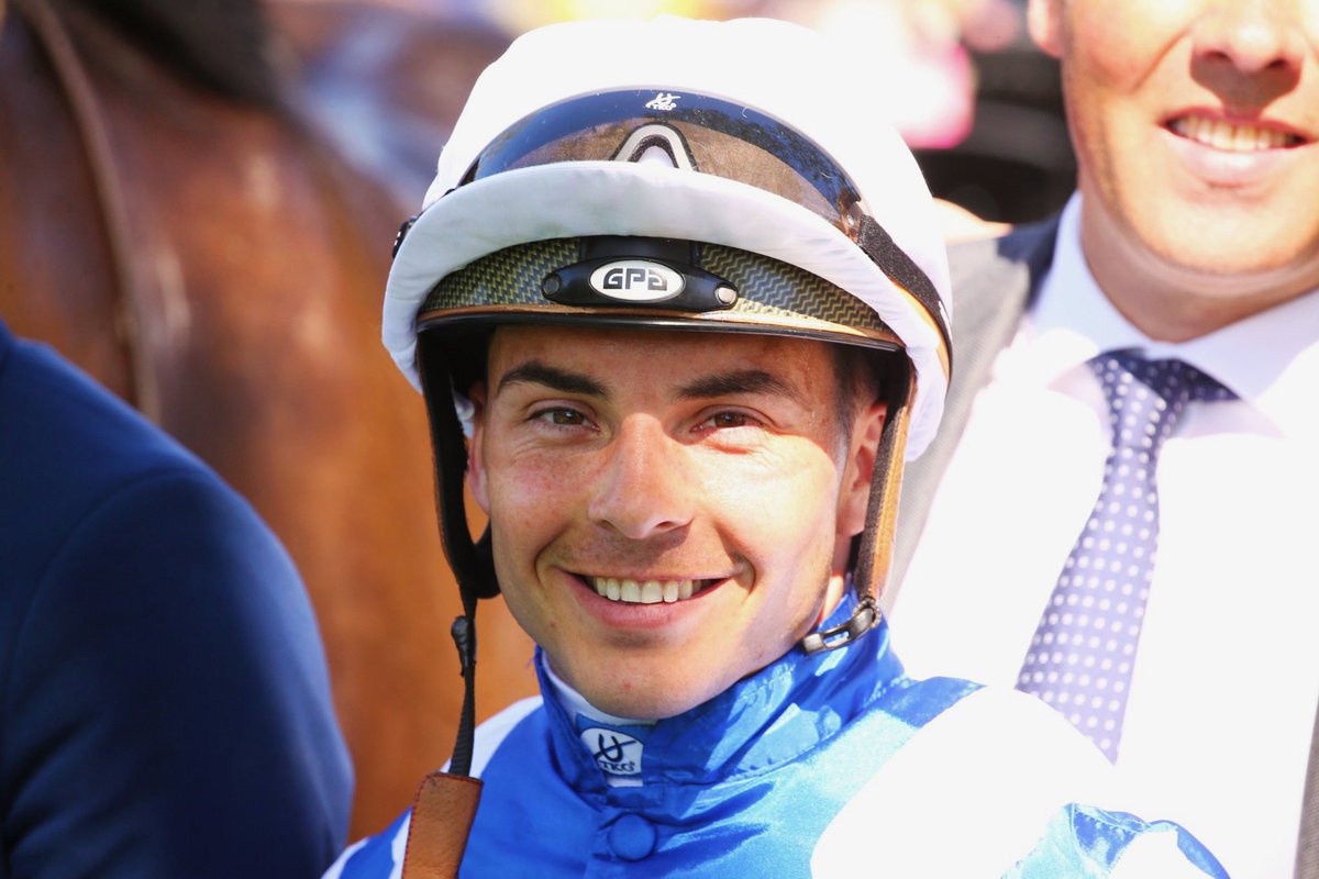🏆🏇Une très belle distinction pour le jockey mayennais <a href="/maximeguyon_off/">Maxime Guyon</a> qui remporte sa 4e Cravache d’Or ! Félicitations 👏👏 pour ce sacre de meilleur jockey de courses de galop en plat ! <a href="/assojockeys/">Association des Jockeys</a>