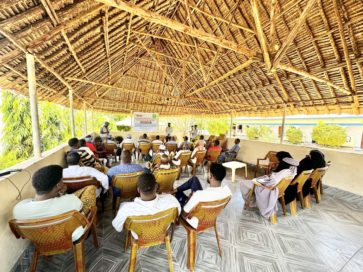 SOLO_EastAfrica's tweet image. SOLO, in partnership with @AdamSmithInt and @drckenya, launched the PAIR project under the wider cross-border Deris Wanaag Initiative with a successful start-up meeting in #Dhobley, Somalia and #Liboi, Kenya. 

Stakeholders from the both administrations, Ministry of Humanitarian