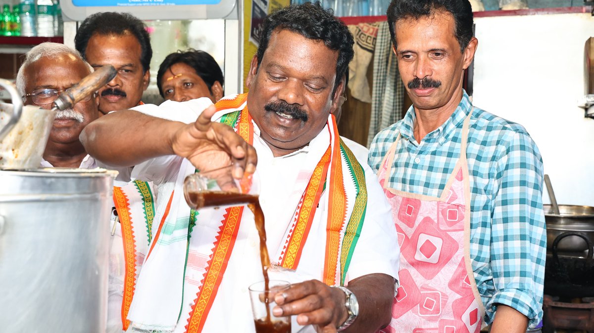 SPK_TNCC's tweet photo. இன்று (02.11.2024) கேரளா மாநிலம், வயநாட்டில் காங்கிரஸ் பொதுச் ���ெயலாளர் திருமதி @priyankagandhi  அவர்களுக்கு வாக்குச் சேகரிப்பில் ஈடுபட்ட போது..

#Wayanadinte_Priyanka 

@INCIndia @INCSandesh Shri @kharge @RahulGandhi @RGWayanadOffice https://t.co/ntiQqgQh5r